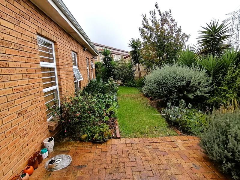 2 Bedroom Property for Sale in Brackenfell South Western Cape